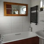 4 Bed Modern Spacious House South