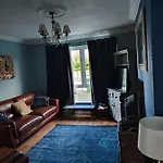 4 Bed Modern Spacious House South 別荘 *