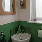 4 Bed Modern Spacious House South