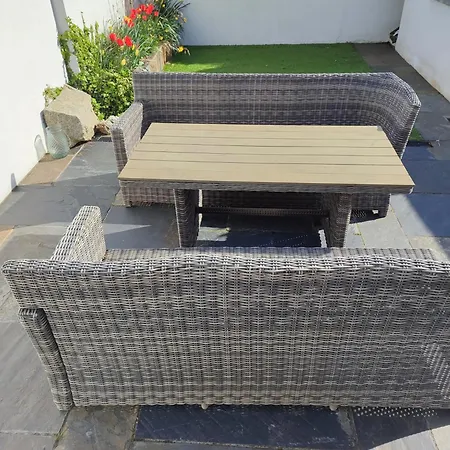 4 Bed Modern Spacious In South