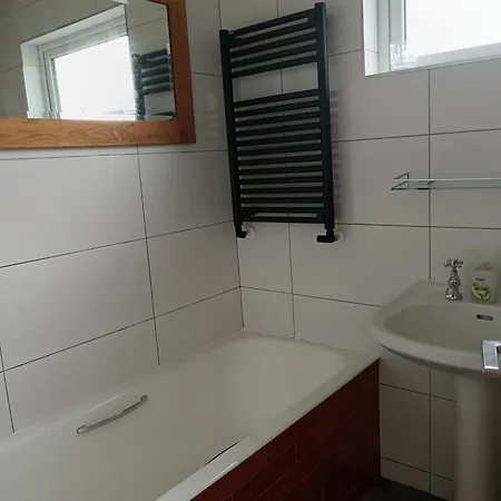 4 Bed Modern Spacious In South Prázdninový dům