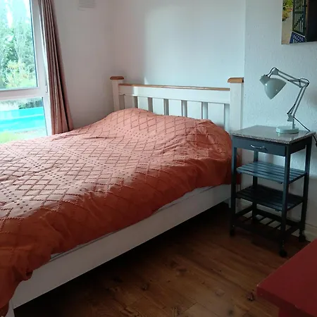 4 Bed Modern Spacious In South Prázdninový dům *