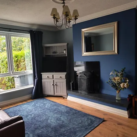 4 Bed Modern Spacious In South Prázdninový dům *